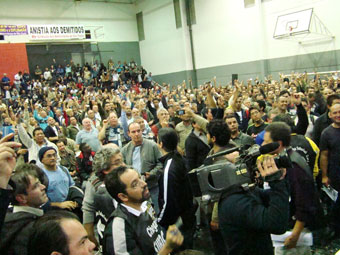 Assembleia, do dia 31/05, cancela greve, mas rejeita proposta da empres