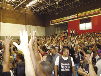 assembleia_greve230512fto2