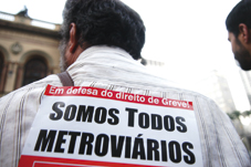 Pelo direito de greve