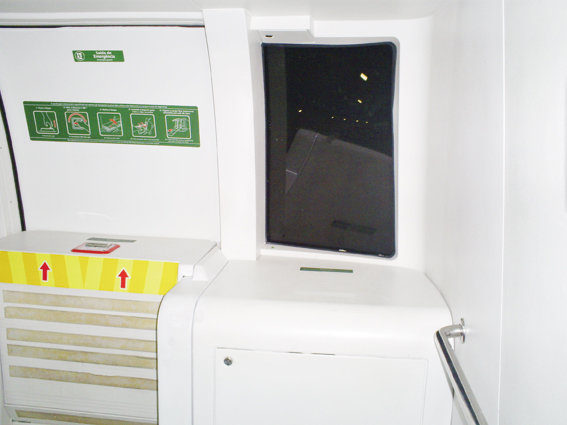 Local onde deveria estar a cabine do operador do trem da Linha 4