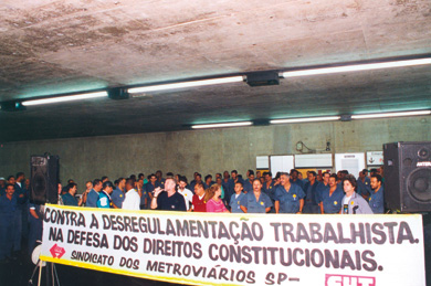 Ato realizado no ano 2.000, na estação Sé do Metrô, contra o projeto de FHC pela flexibilização dos direitos trabalhistas 