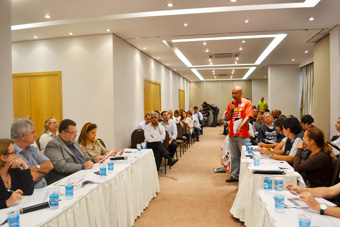 Primeira reunião de negociação da Campanha Salarial 2013, realizada em 3 de maio.