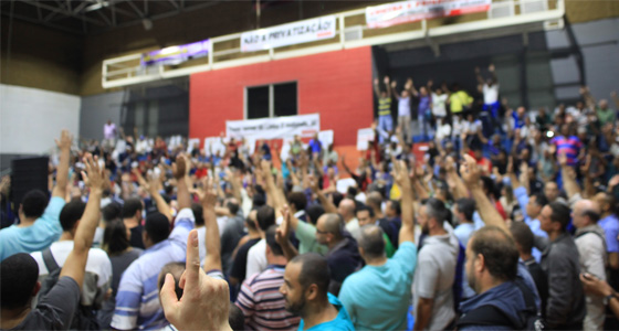 Sindicato consegue liminar contra mudança das datas de pagamento