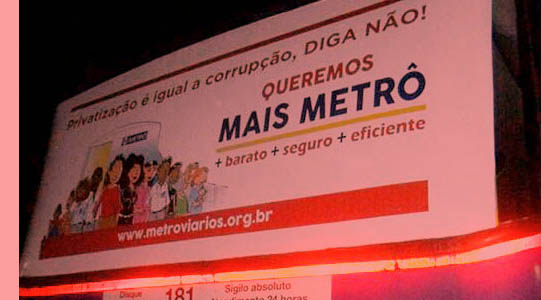Ônibus tem banner da campanha contra a privatização