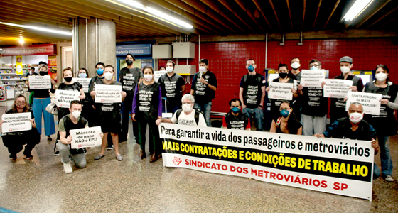 Ato na estação Brigadeiro por mais funcionários e pelos direitos