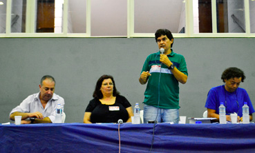 Mesa do debate (da esquerda para direita): Sérgio Nobre (SMABC), Marisa, Altino e Sérgio (Sindicato dos Metroviários de SP)