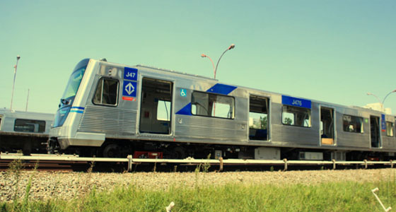 Metrô tem trens parados e prejudica a população