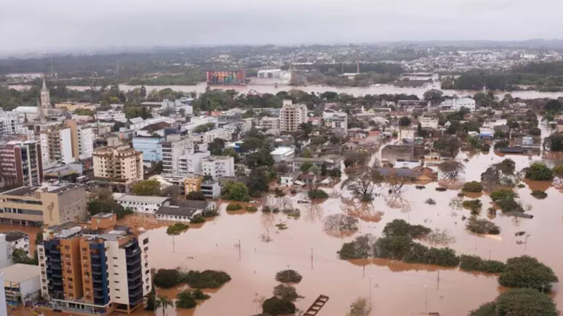 Toda solidariedade  às vítimas das enchentes no RS! O Estado e os governos são responsáveis